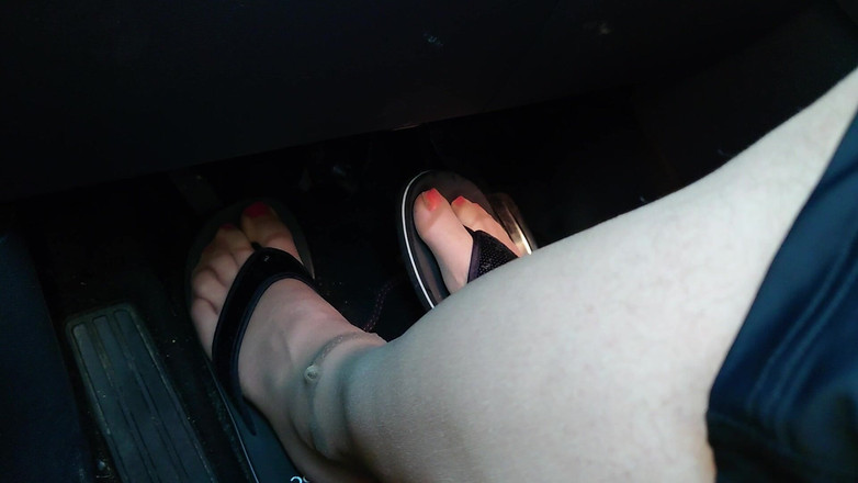 Carmen_Nylonjunge: नायलॉन के पैर और फ्लिप कार में फ्लॉप