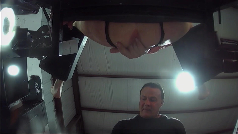 Phoenix Rizin': Bonnies muschi mit nassem arsch überflutet.