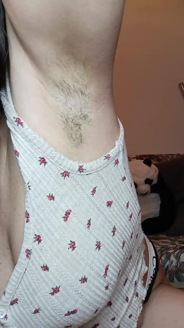 Softbrattypuppy: Berall Behaarte Frau! Kundička, Beine, Achseln, Arsch