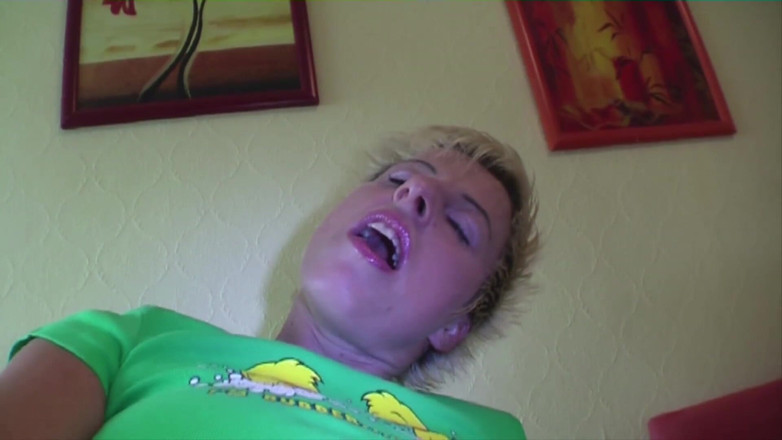 Toy Sluts: Masturbating milf gets her pussy fisted deeply