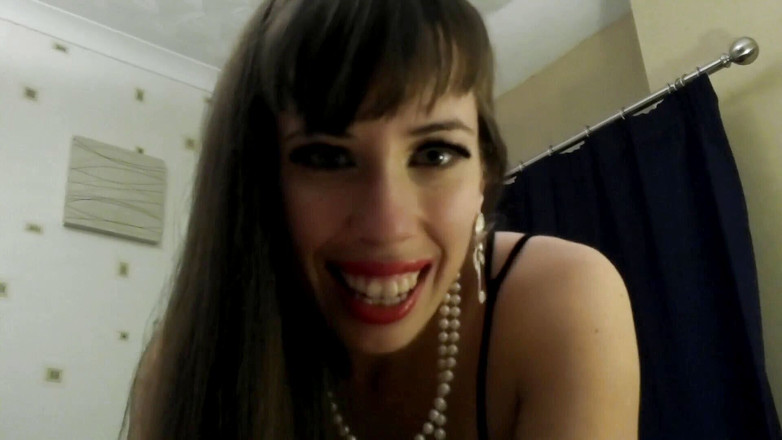 Mistress Mona: Une belle-mère chevauche son garçon coquin pour lui traire la...