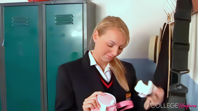 College Uniform: Vestindo-se com Hayley-marie