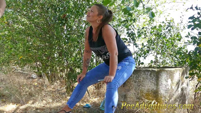 Pee Adventures: Crossing her legs to calm her full bladder