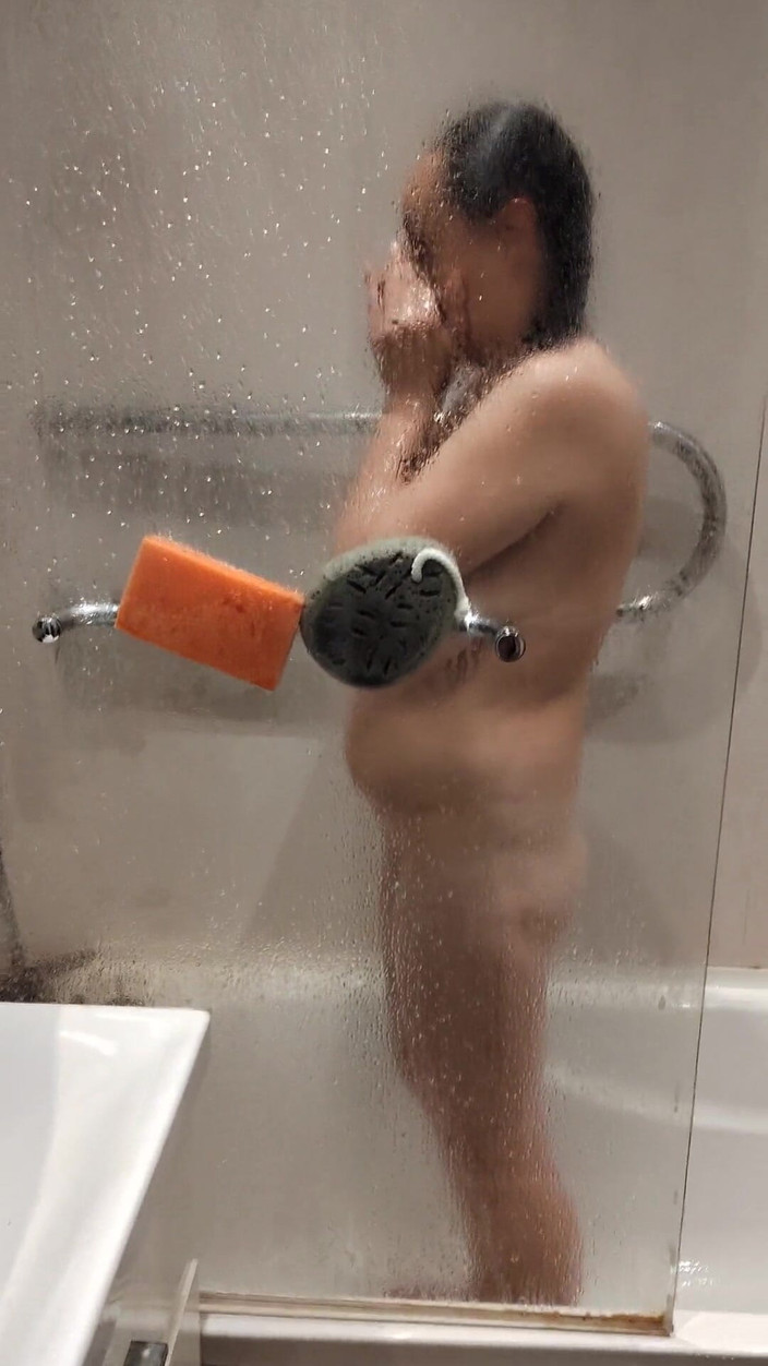 Emma_Alex: Zinderende vrouwen natte douche -verleiding &amp; glasexplosie