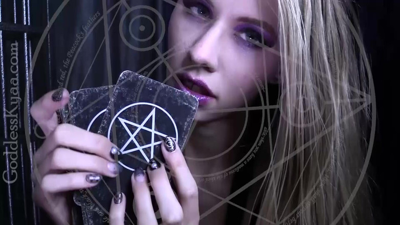 Kyaa Chimera: Femdom okult podwójna funkcja