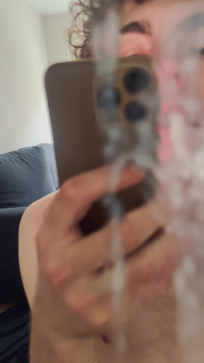 AceKropek: Doborârea unui cal cu spermă pe o oglindă0