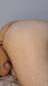 Femdom Paní Badkittyb šuká jeho zadek s obrovským robertkem. Extrémní zasunutí 45 cm dlouhé hračky