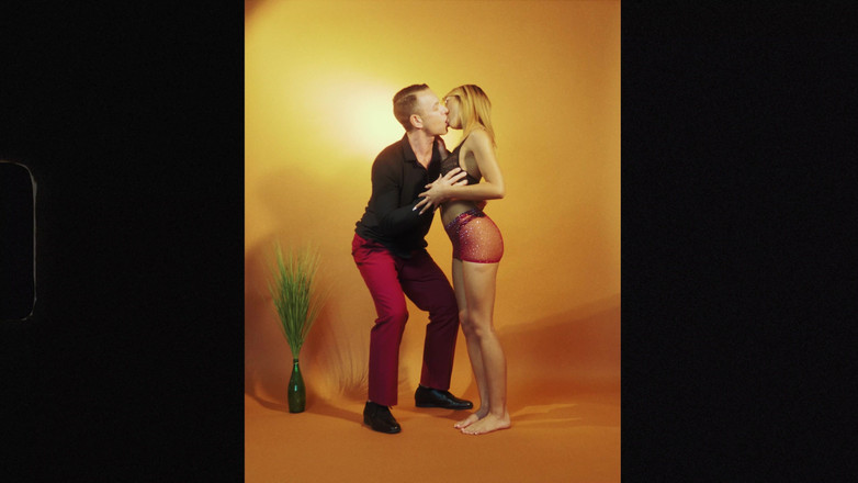 Sensual productions: Zierliche asiatin bekommt ihre kleine muschi mit großem schwanz gestopft