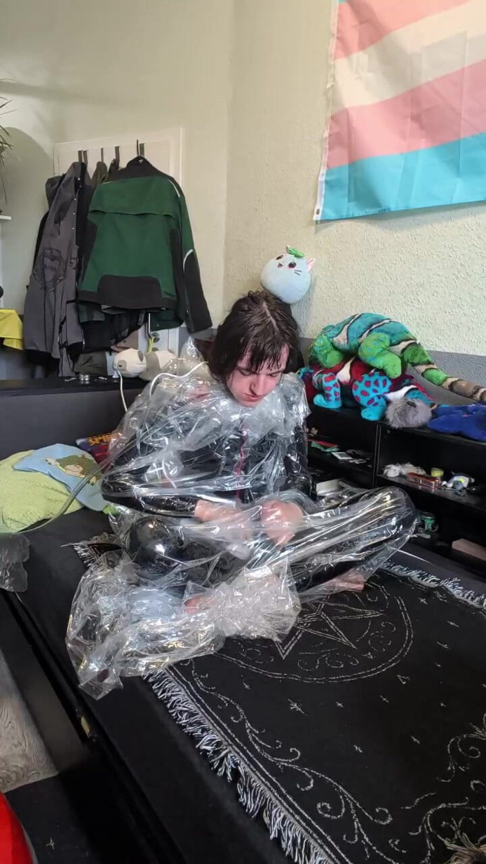 AJ_the_catgirl: Vacum Selfbondage Expirement