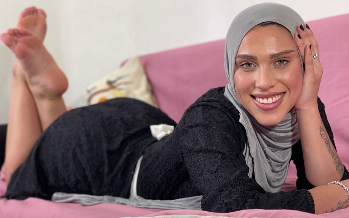 Niks Indian: Curvă musulmană hijabi flămândă de pulă futută de Bhaijaan