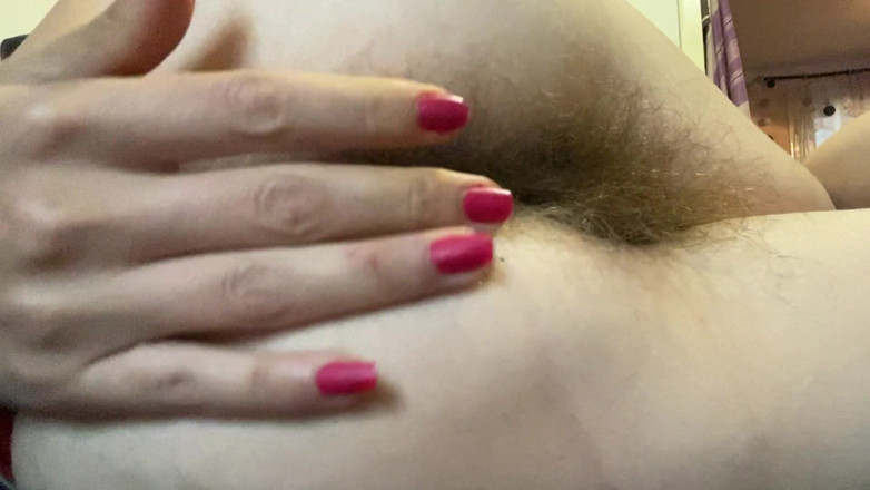 Cuteblonde666: Hairy ass fetish video closeup