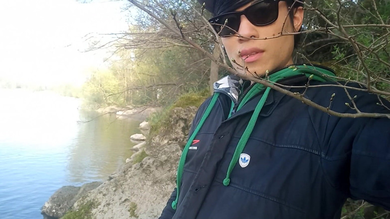 Jon Arteen: Jon Arteen Pulls Out His Beautiful Penis and Urinates Outdoors....
