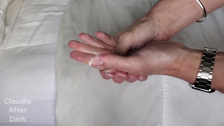 Claudia Kink: Ręczne fetysz tarcie i balsamowanie