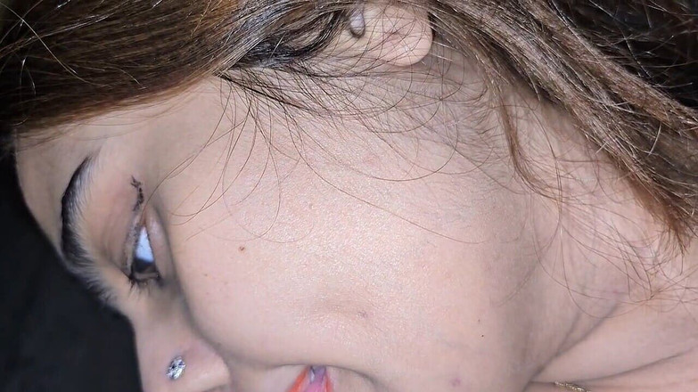 Faryal: Orgasmus prstění kundičky Těsné sevření kundičky