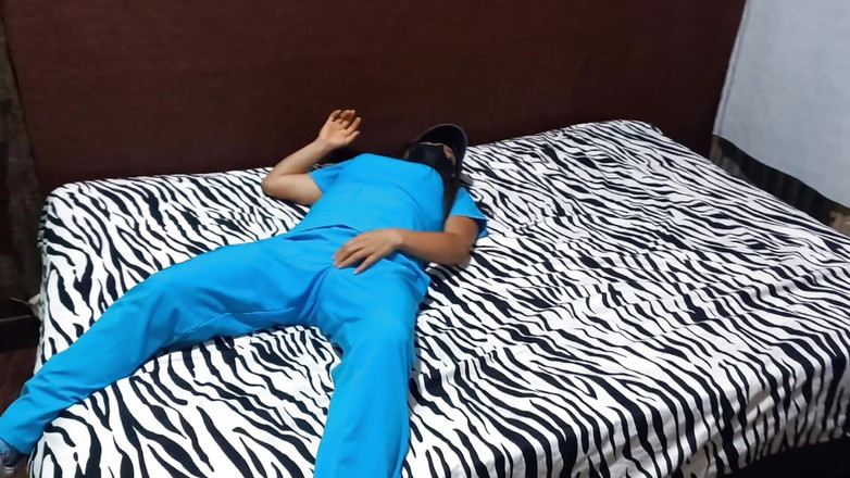 Martin13: 간호사는 가장 창녀야! 퇴근 후 집에서 만든 포르노를 만드는 간호사 새엄마