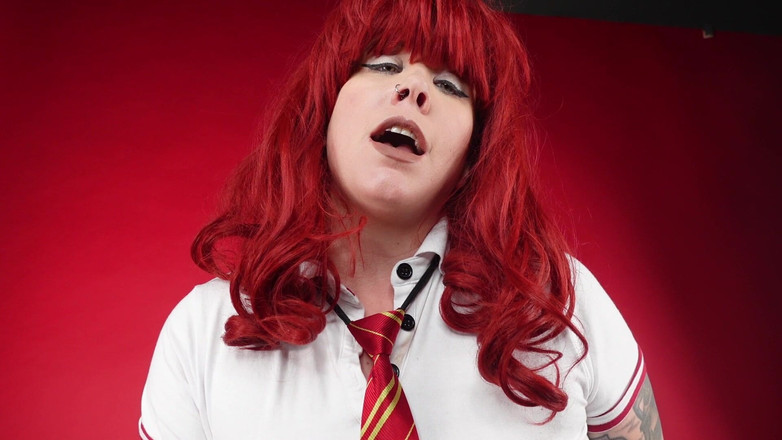 Deanna deadly: 펨돔 에르미온 구두로 굴욕을 당하다