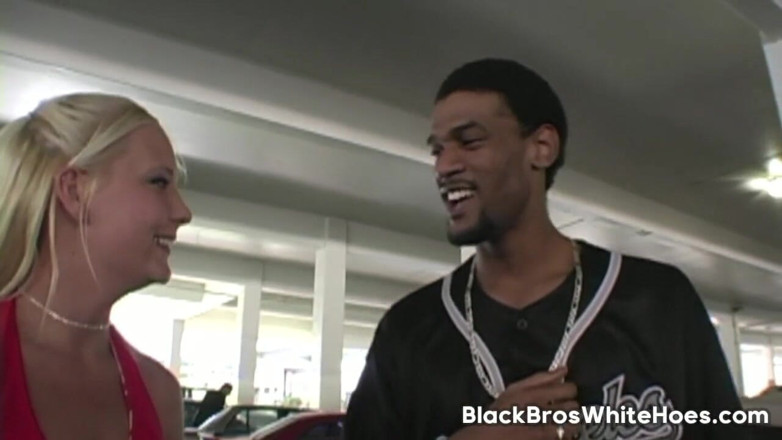 Black Bros White Hoes: Blonde Pornstar Elizabeth Del Mar Fucks a Big Black Cock