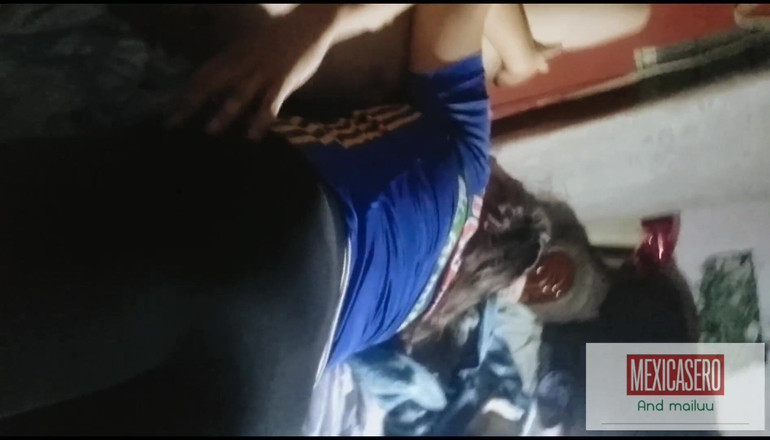 Mexicasero: लेगिंग में परफेक्ट लैटिना