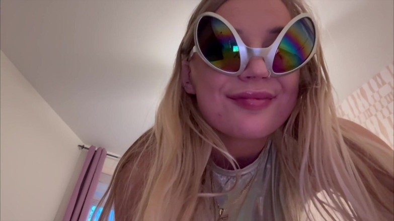 Kink in Time: Phoenix Sinz's Futuristic Giantess Domination HD POV Shrinking Fantasy Awaits!