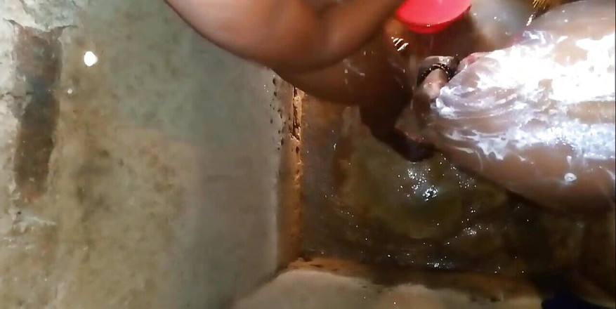 Dickmo888: FAI L'AMORE CON L'UOMO DELLA PORTA IN BAGNO