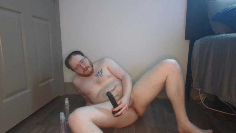 Wallace Accelron: 큰 딜도를 타는 월리스 신음 1부