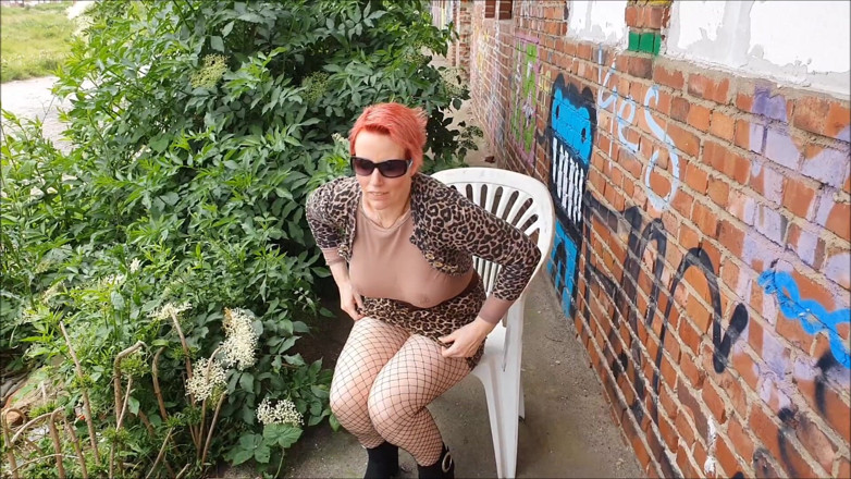 UserBitch1: Masturbation at the Lost Place