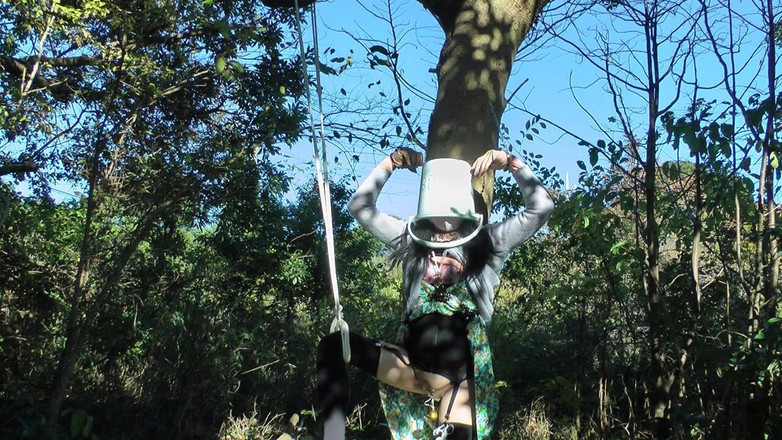 megu2002: ट्रेनर No23 से निर्देश बाल्टी को एक पैर पर छोड़ने की सजा