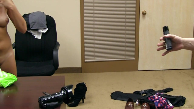 Backroom Casting Couch: Ia akan menjadi baik jika Lia telah membenarkan saya tahu...