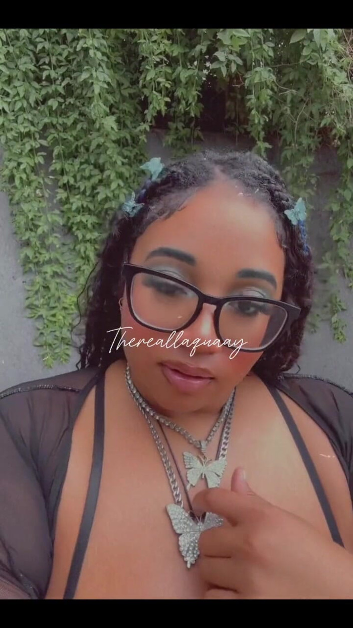 Biggdebbie solo: Biggdebbiecakez Being a Freak in Nature