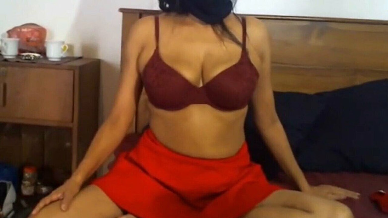 Miya White: Miya white vor der webcam teil 6 - Zeigt große möpse für...