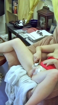 Teen Redhead Gets Her Pussy Hair Shaved off at Her First Photoshoot