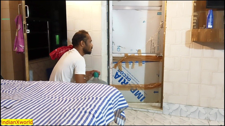 Indian Xshot: Indická bengálská bohatá dívka šuká s poslíčkem! Sexy erotické šukání