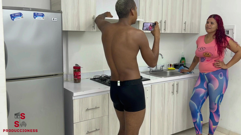 Antonnela: पूर्ण नाश्ते के लिए मुझे चोदना कितना स्वादिष्ट है