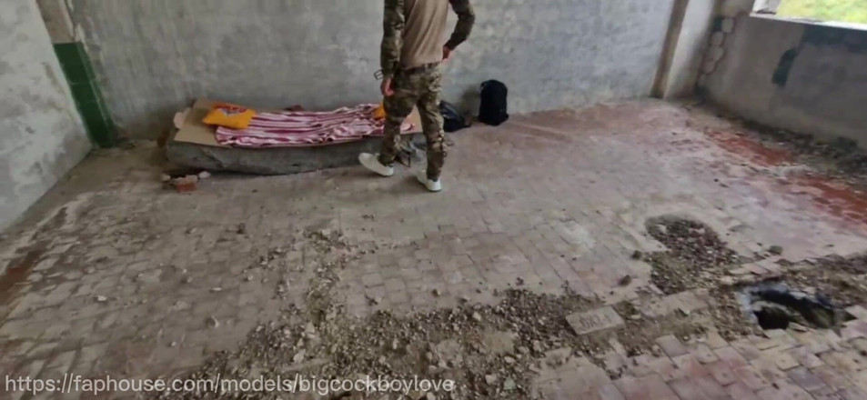 AlexGay: Vojenská twink hooligan s roztrhaným spodním prádlem je sexy ošukaná...