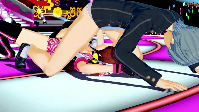 Hentai Smash: Rise Kujikawa fingers her pussy on stage before giving Yu...
