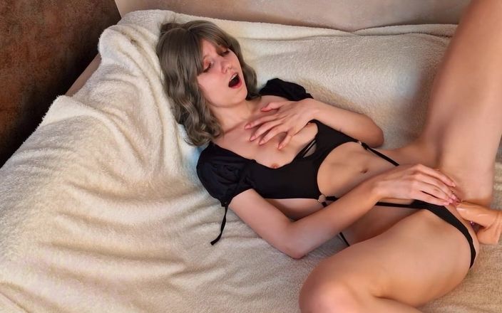 Lina Moore: Ohne freund muss ich mich mit Hilfe von sexmaschine befriedigen