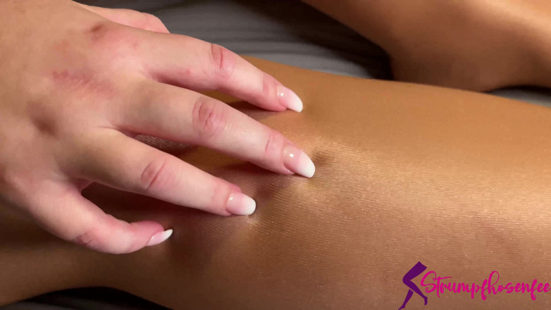 Tights free: Punčocháče škádlení zblízka