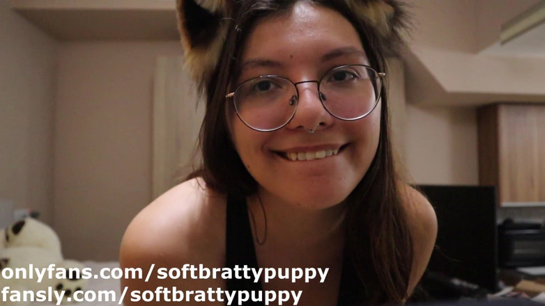 Softbrattypuppy: Instrucțiuni de masturbare sexy de la fata ta pupppy care își...