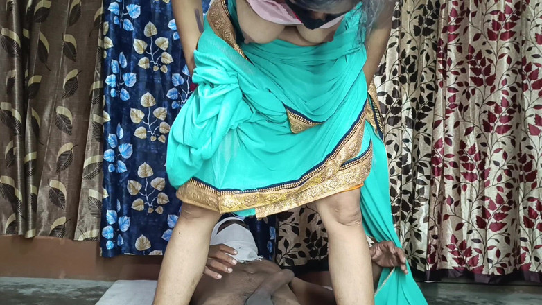 Asha Devi: Indiana Mast Chuck