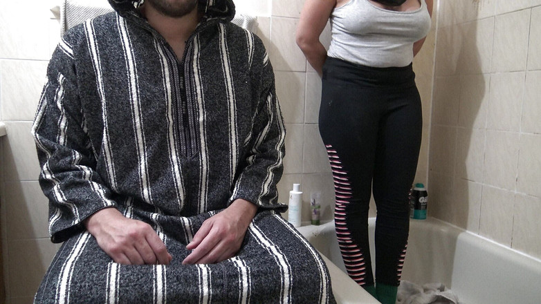 Souzan Halabi: Cô vợ Ả Rập già bị bắt gặp ngoại tình với...