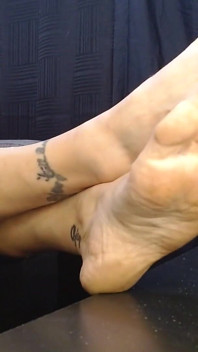 Nude MILF Barefoot Closeup Natural