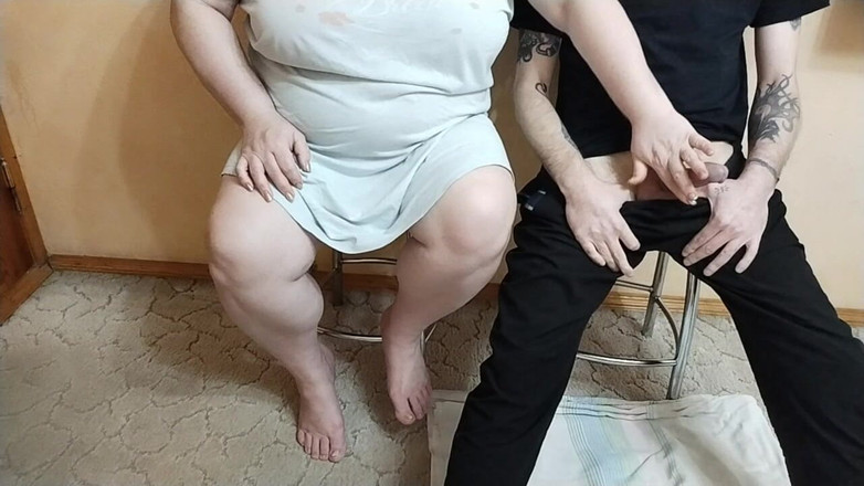 Zona901: Ruční stimulace mého ptáka z tlusté milfky a spermatu