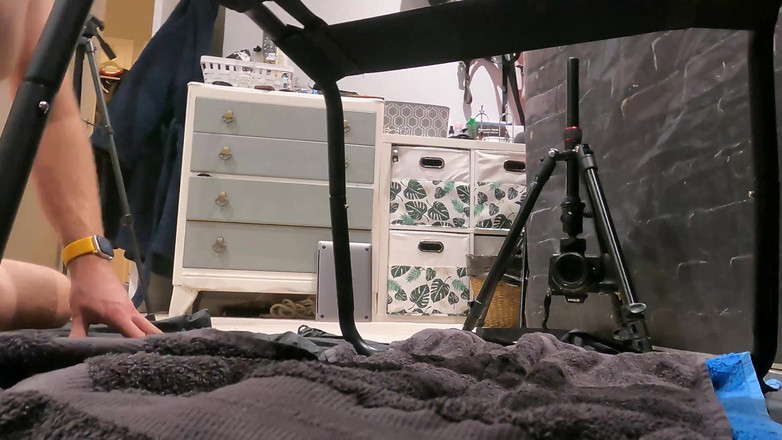 The Izars: 女主人伊扎尔用惊喜给她的受虐狂测试了一个女王