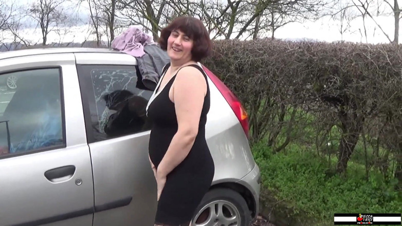 Peccatrici Produzioni: Mature slut pissing compilation