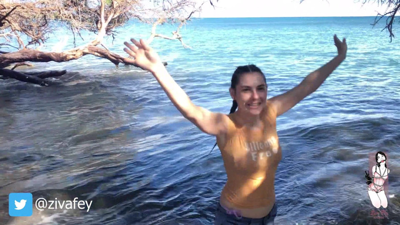 Ziva Fey: Ziva Fey - Ficando molhada totalmente vestida no oceano