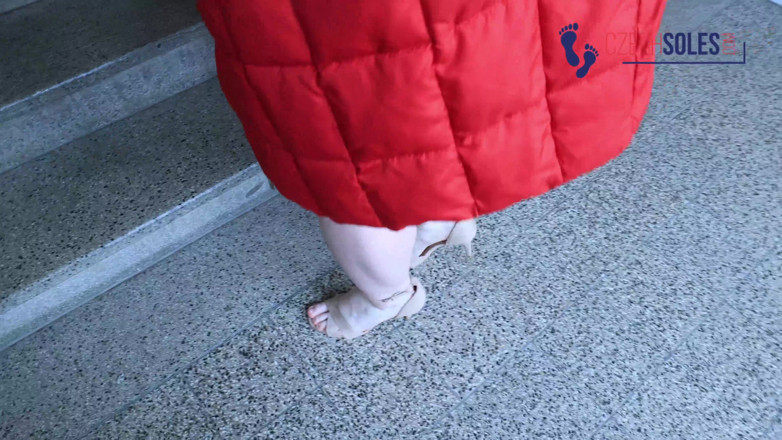 Czech Soles - foot fetish content: Кошмар замерзання Джинджер боляче ніг