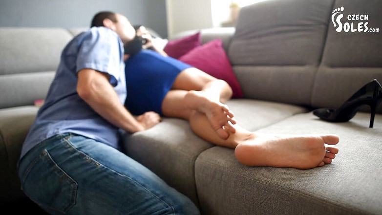 Czech Soles - foot fetish content: Adorarea picioarelor sexy și a pantofilor soției