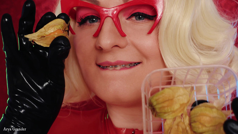 Arya Grander: 食品フェチ:ビデオラテックス女の子を食べる