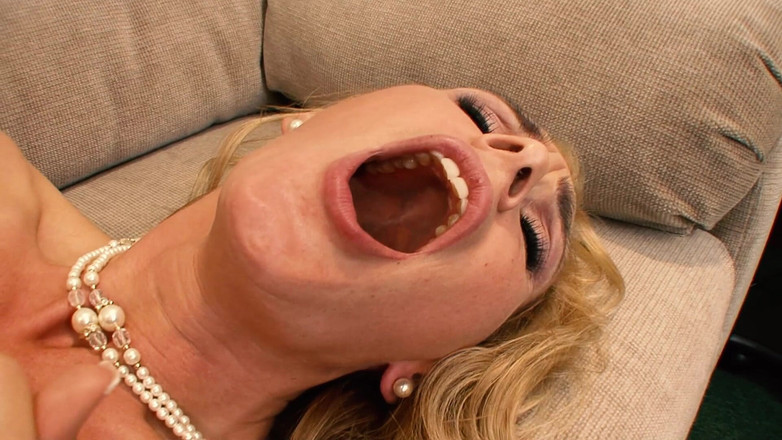 BestPorn85: Jelena Jensen과 Tanya Tate와 섹스하는 레즈 마사지 테이블 섹스