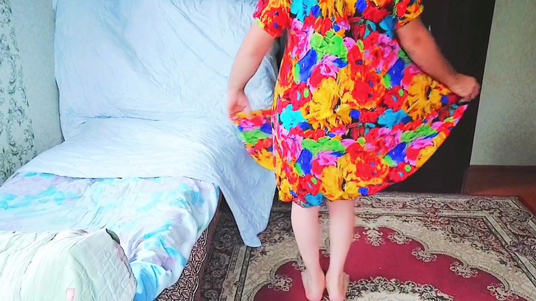 Kitty_Cross: Lèvres mouillées et hanches méchantes